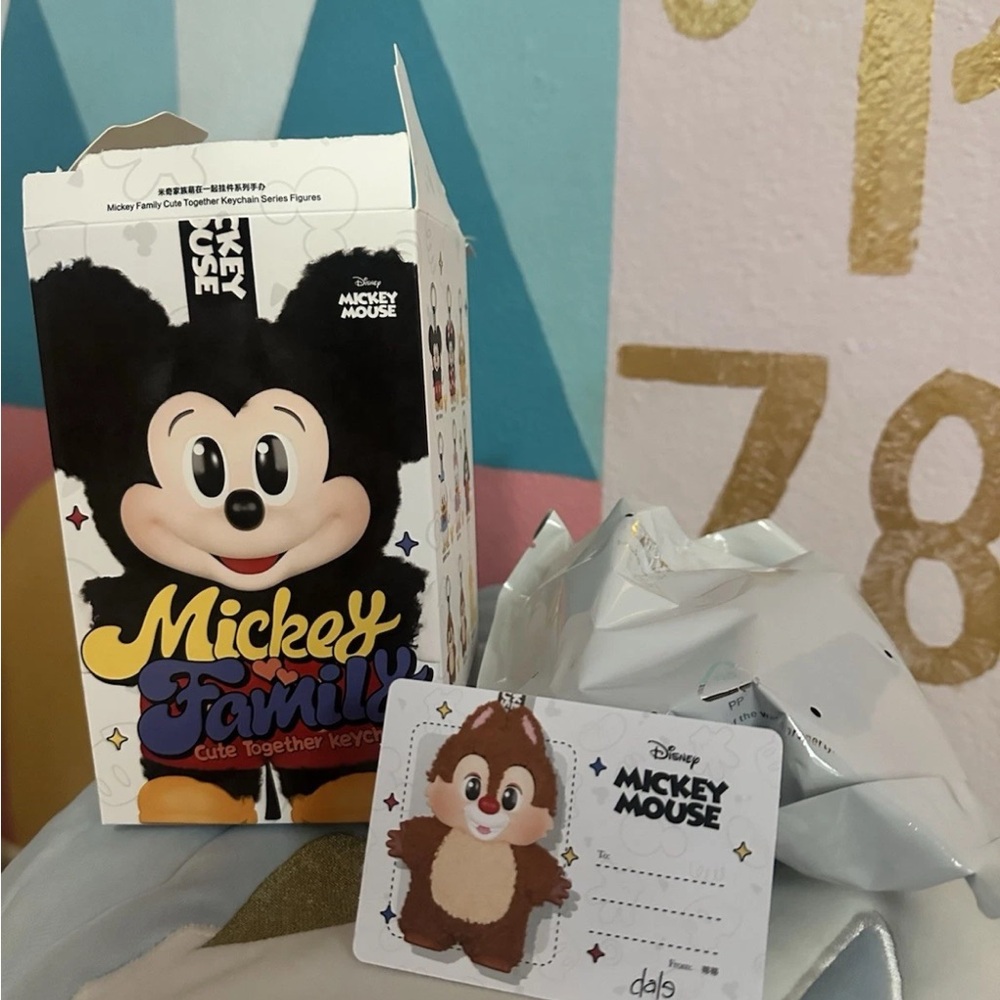 POPMART Mickey and Family Dale Bag SEALED Box open labubu